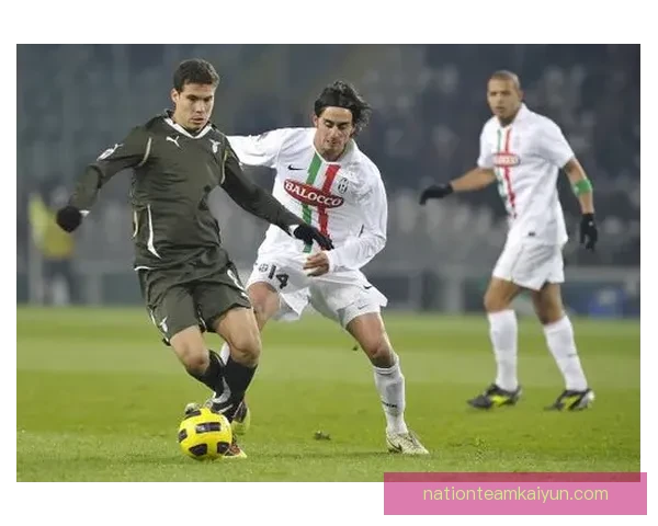 安德莱赫特防线近期表现稳健，防守端持续保持稳定